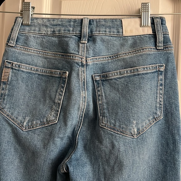 PAIGE Sarah Vintage High Rise Straight Ankle Jean in Juliette Destructed - Picture 7 of 9